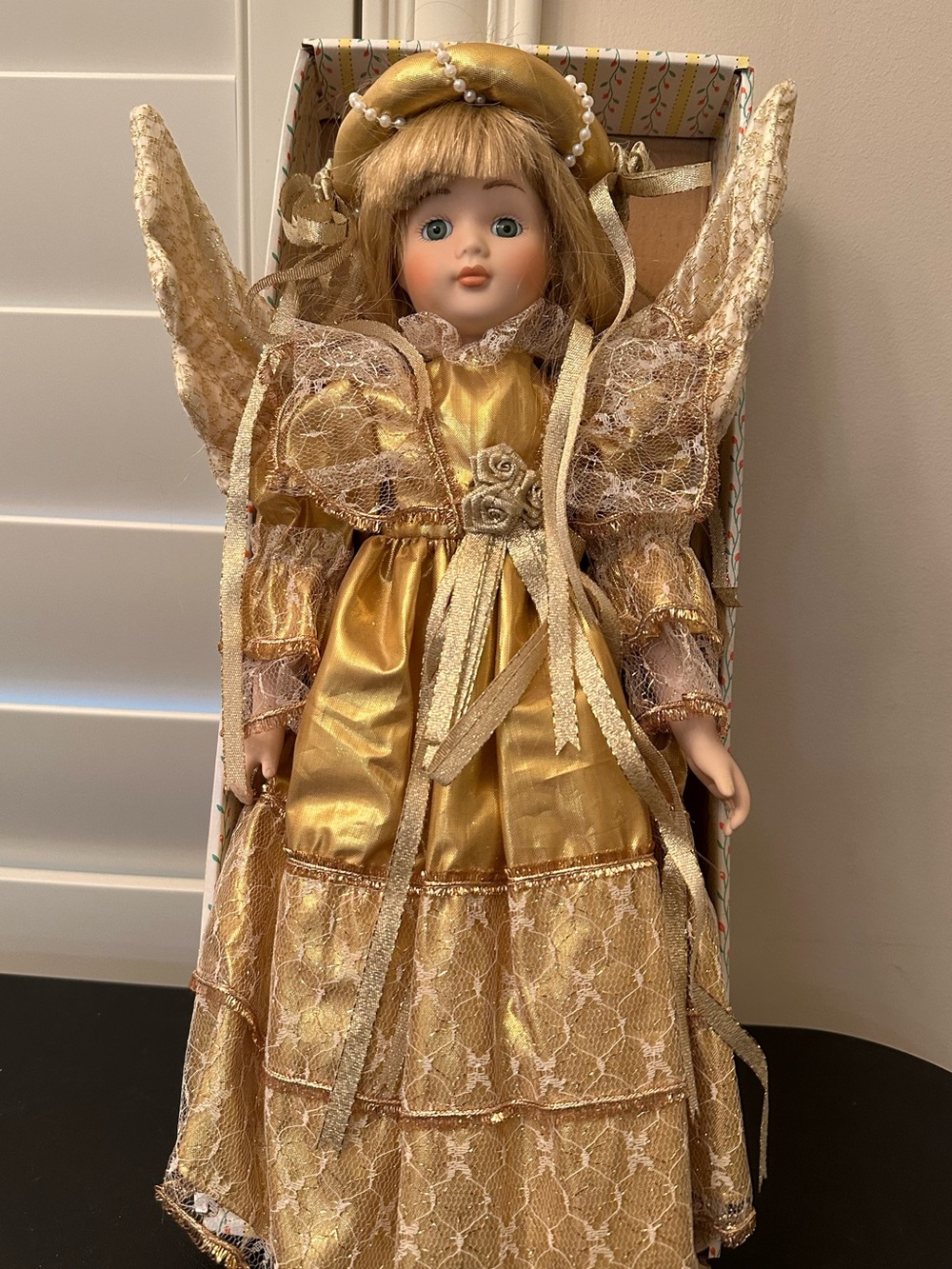 Vintage Seymour Mann 16 inch 1995 gold angel porcelain doll. NWT in box